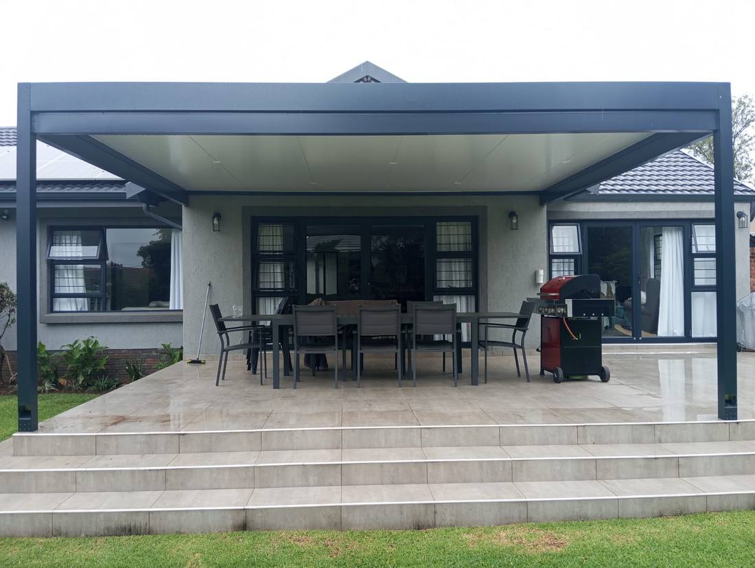 The Benoni patio ceiling seen from the lawn