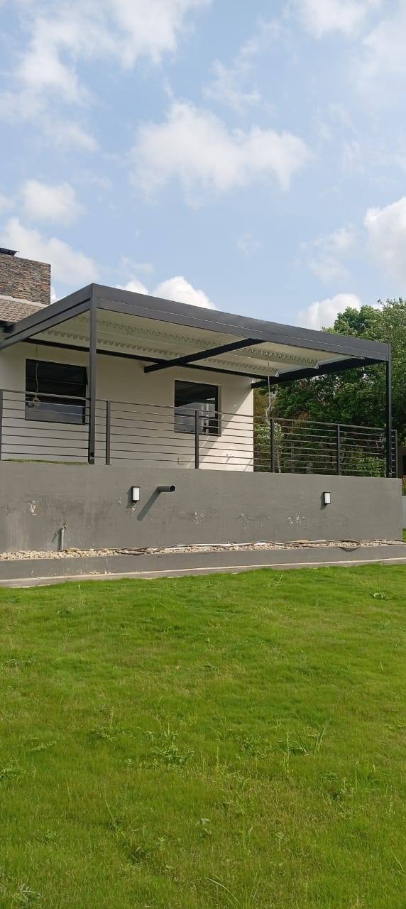 The Lanseria deck roof seen along the elevation