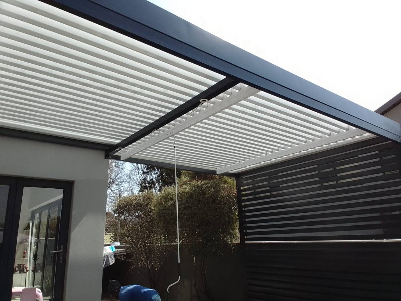 Louvre Roof with a Slat Screen — Midrand